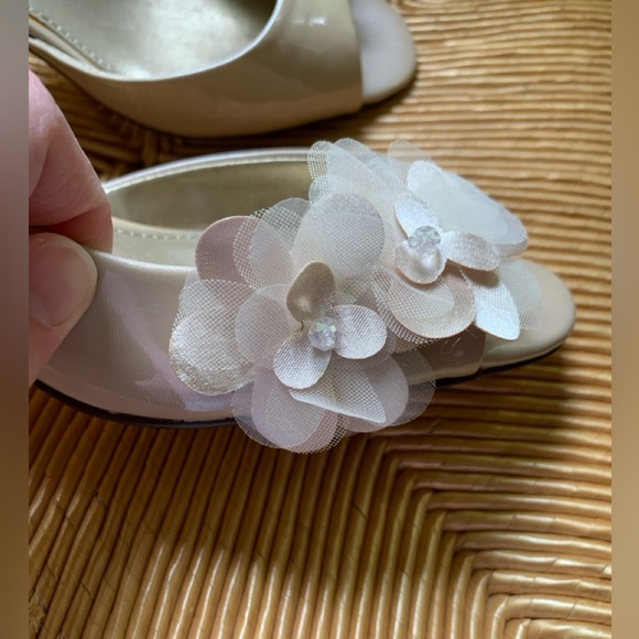 Bandolino Pemberly Women’s Nude Heels - Size 6 - Picture 9 of 12